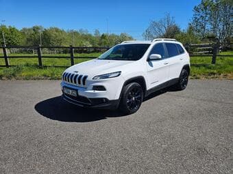 Photo of Jeep Cherokee